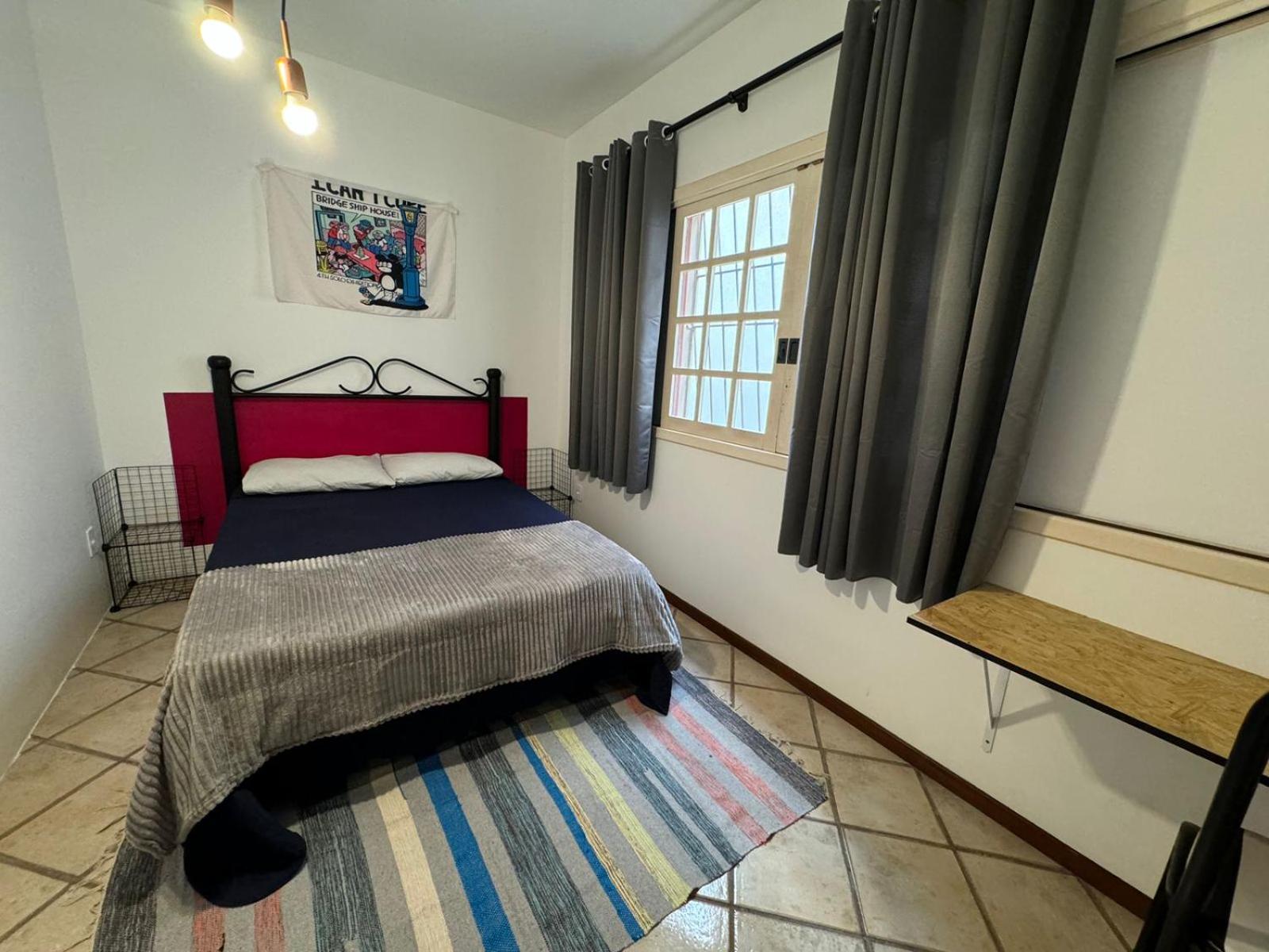 Quarto Duplo Standard com Banheiro Compartilhado